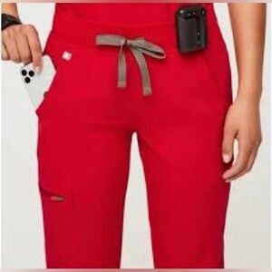 Figs Pop Red Scrub Set - S/P Zamora Jogger Scrub Pants & XS Catarina Top.